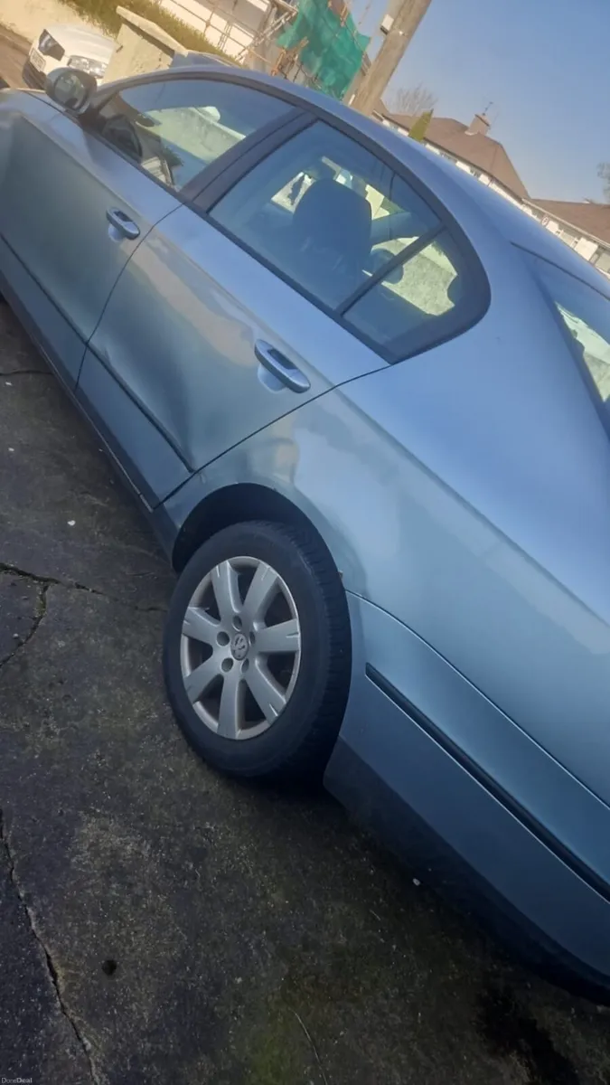 Volkswagen Passat 2006 - Image 4