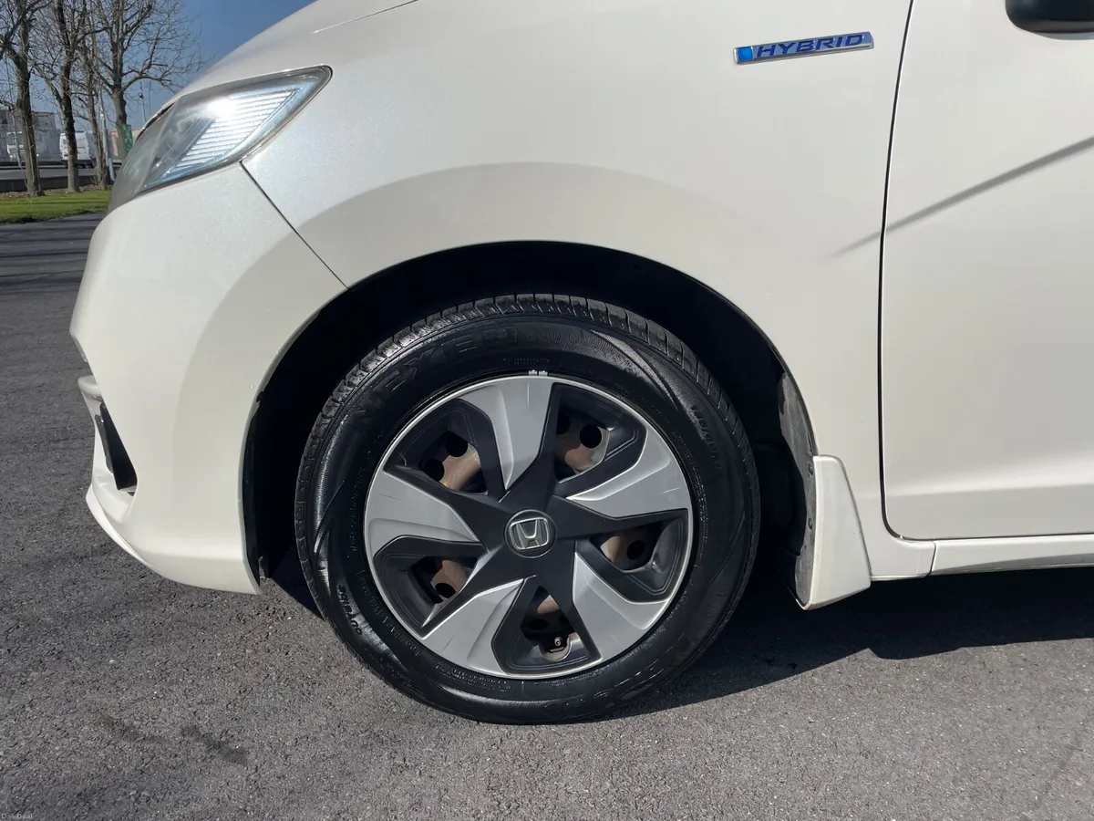 AUTO - HYBRID - LOW TAX - NEW NCT - BLUETOOTH - Image 2