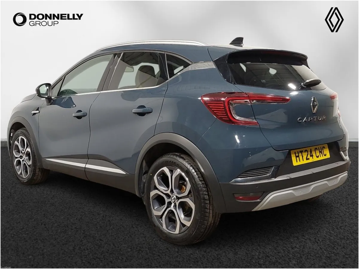 Renault Captur Hatchback Techno - Image 2