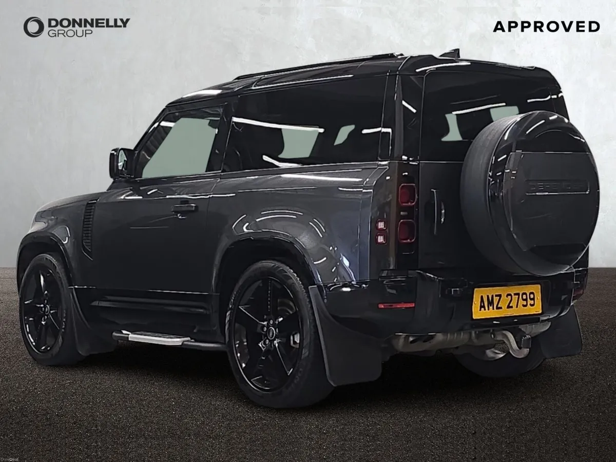 Land Rover Defender Diesel Estate X-Dynamic HSE - Image 2