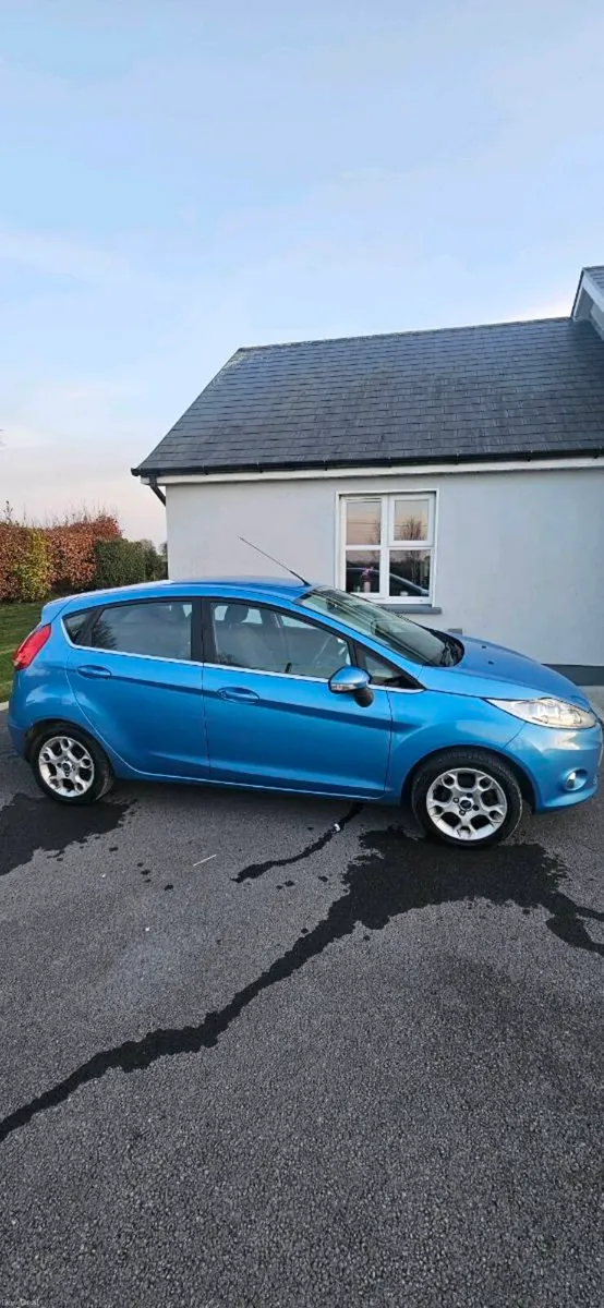 2012 Ford Fiesta ZETEC 1.4 TDCI - Image 2