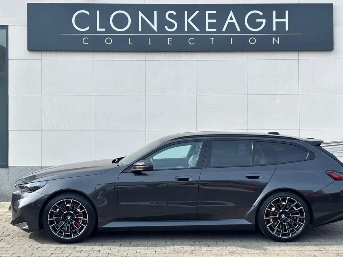BMW M5 TOURING - Image 4