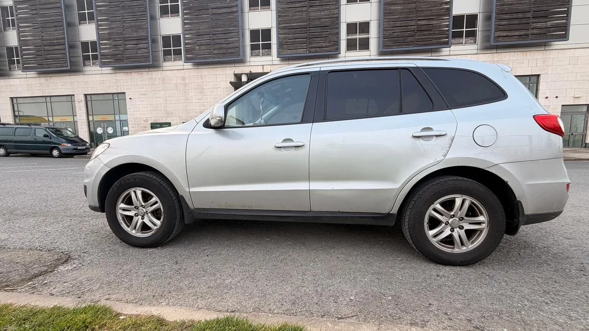 Hyundai Santa Fe 2012 2.2 Diesel - Image 2