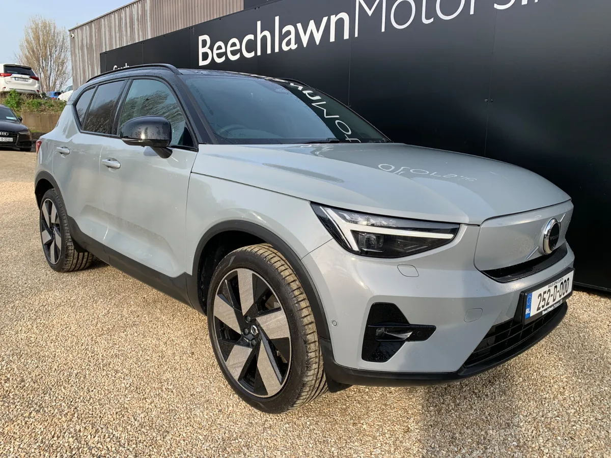 2025 VOLVO EX40 TWIN MOTOR ULTRA EV - Image 1