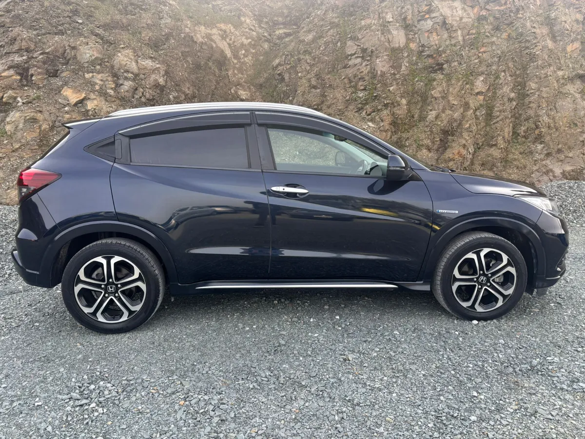 2020 HONDA VEZEL SPORT AUTOMATIC - Image 2