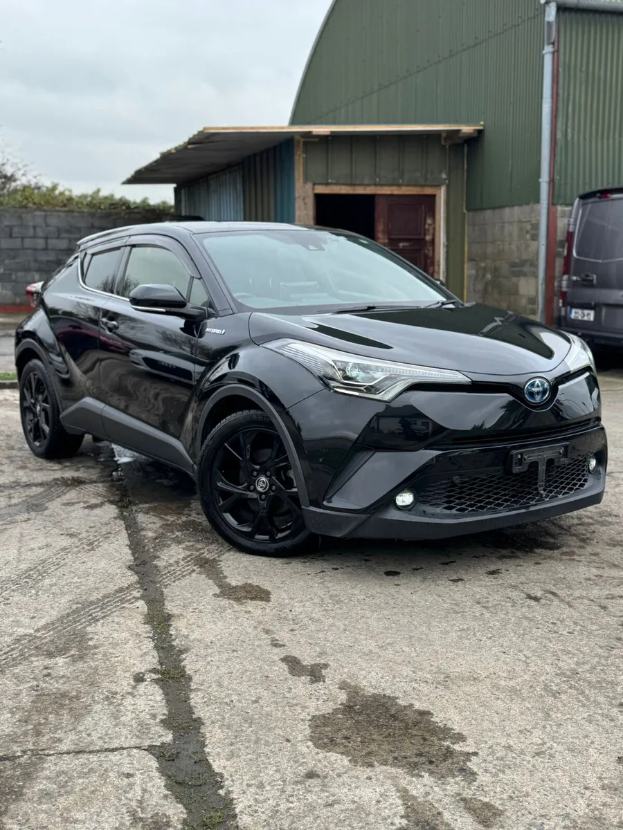 Toyota CHR G LED White Leather Trim 2019 - Image 1