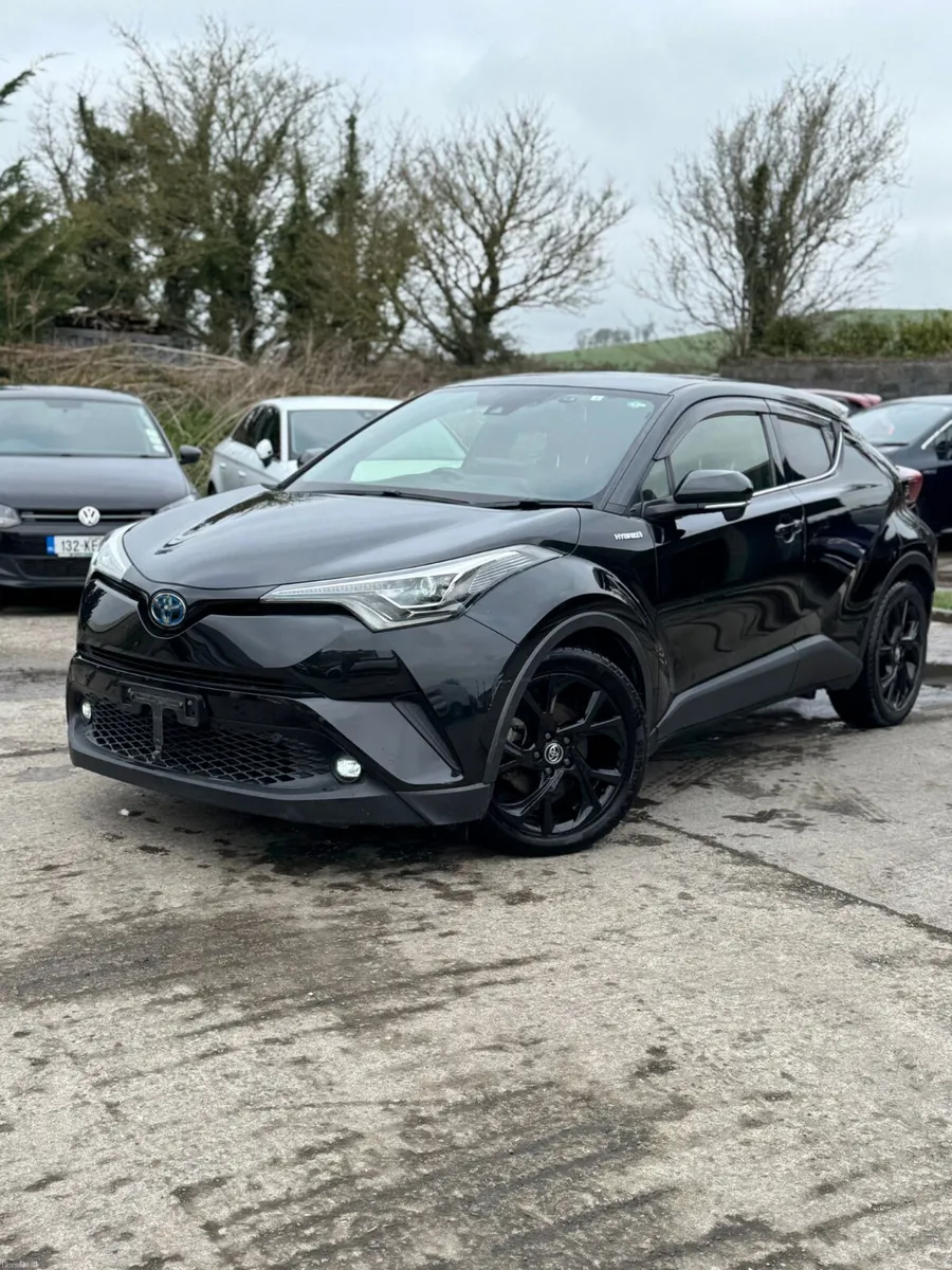 Toyota CHR G LED White Leather Trim 2019 - Image 3