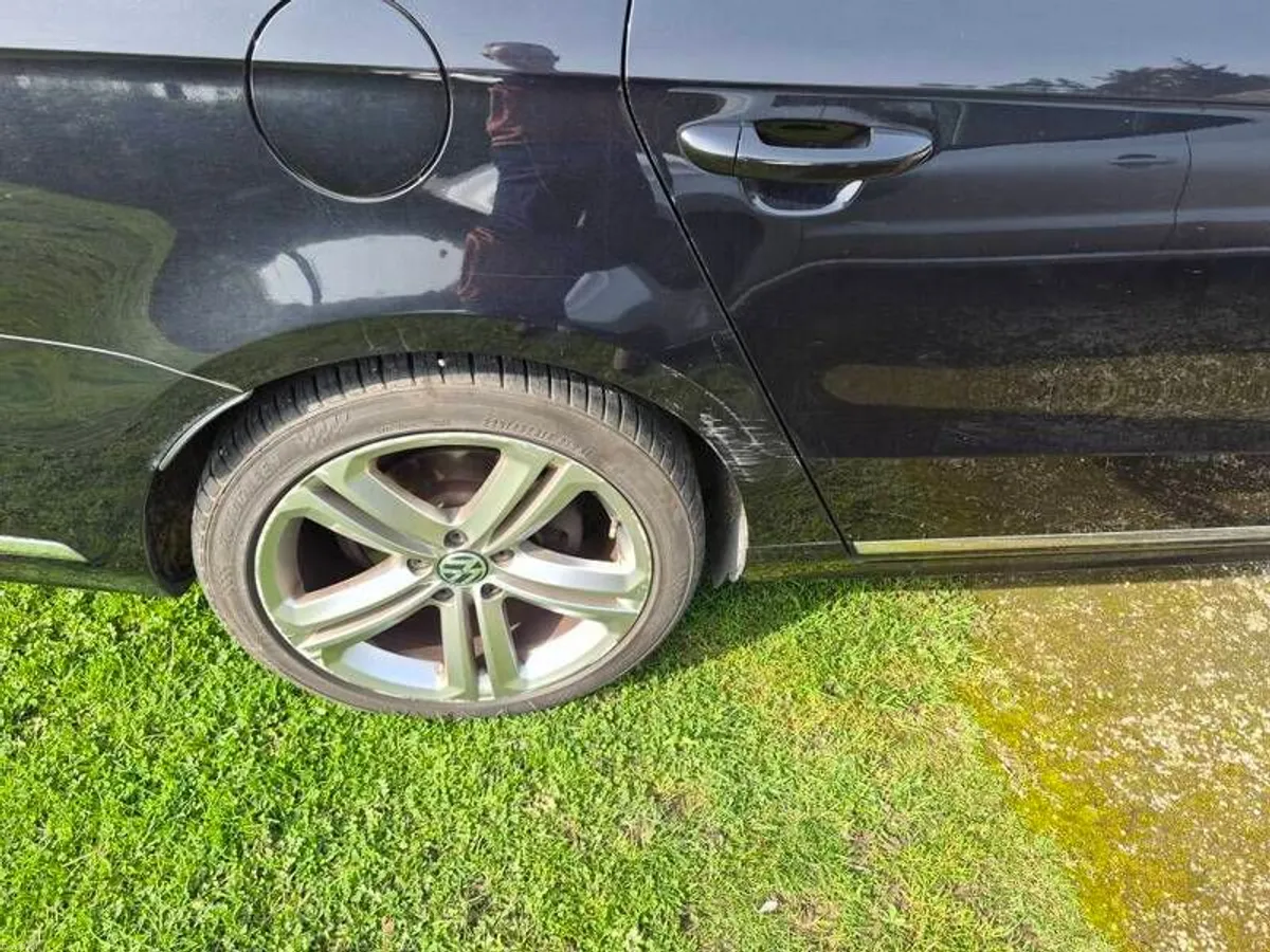 2014 Volkswagen Passat - Image 3