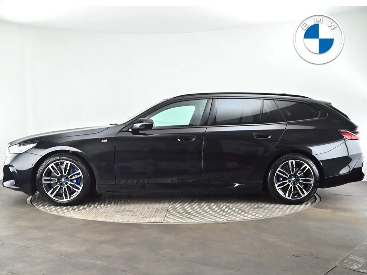 BMW i5 eDrive40 M Sport Touring - Image 3