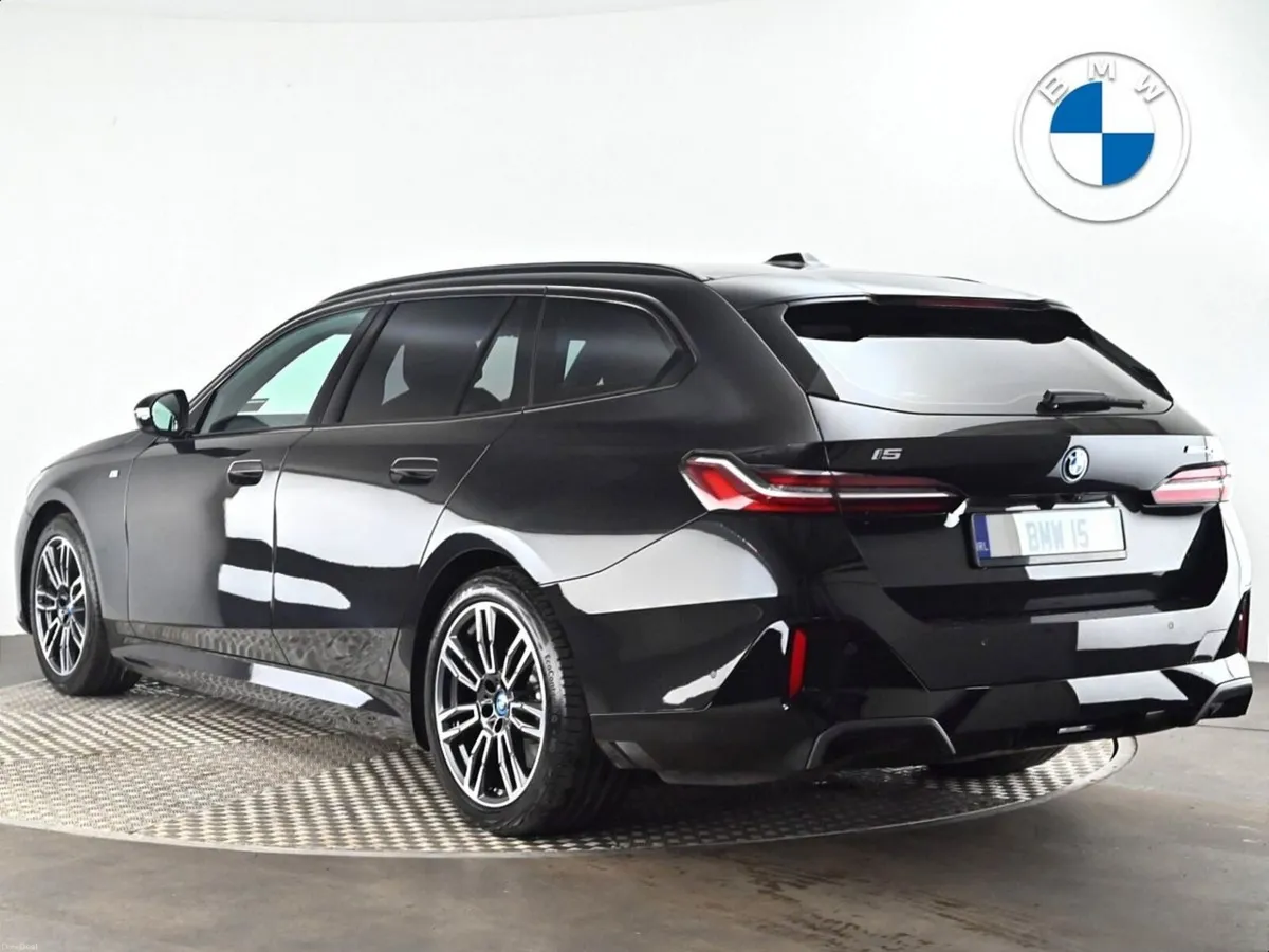 BMW i5 eDrive40 M Sport Touring - Image 2