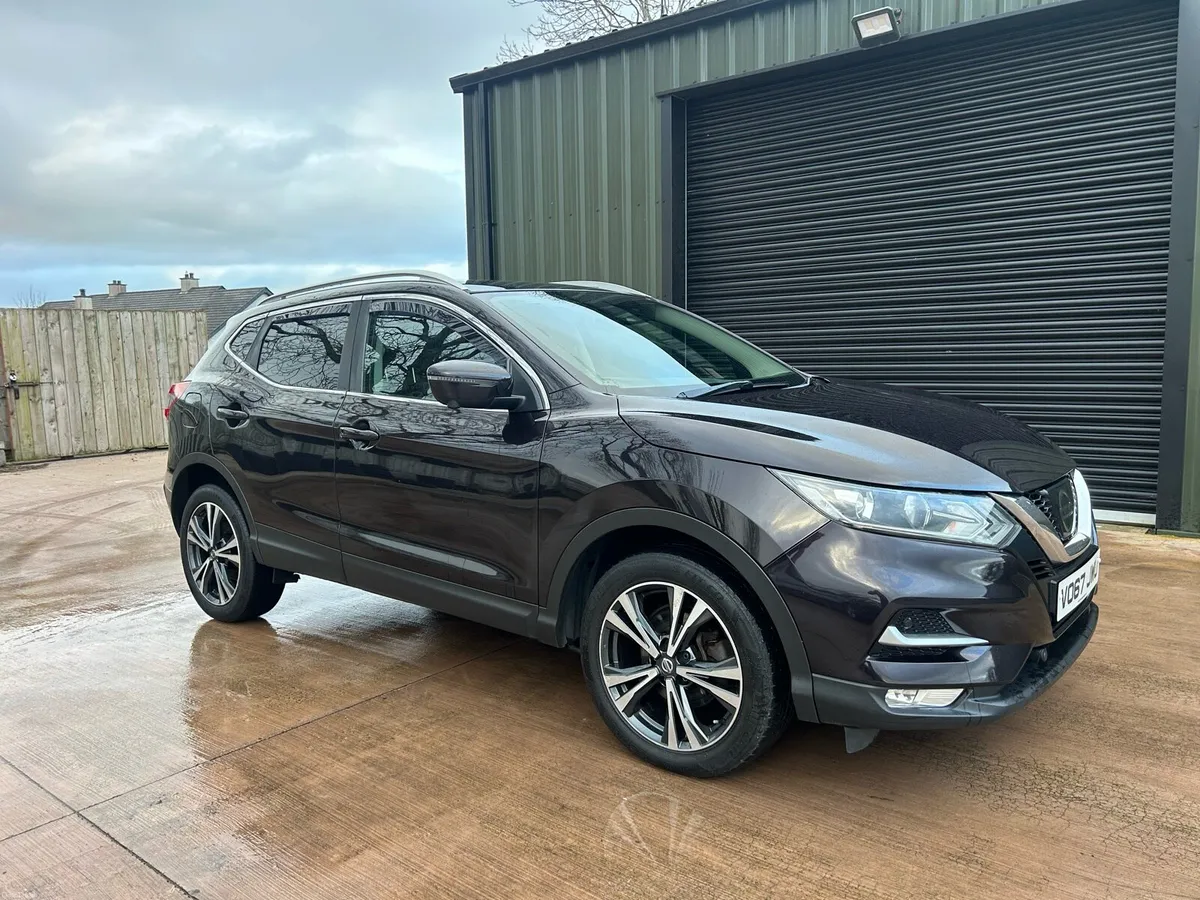 2017 Nissan Qashqai 1.5dCi N-Connecta 5dr - Image 3