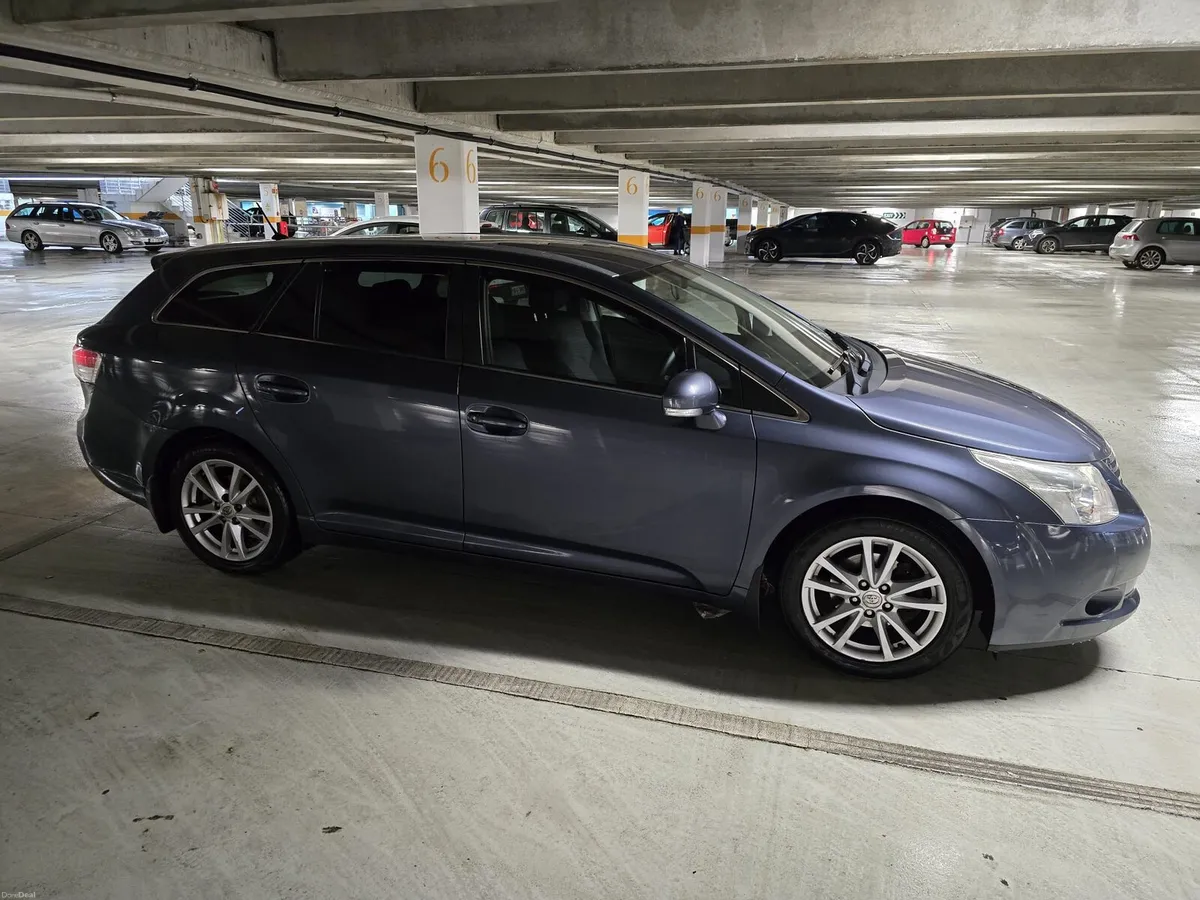 Toyota Avensis 2011 2L Diesel D4D - Image 1