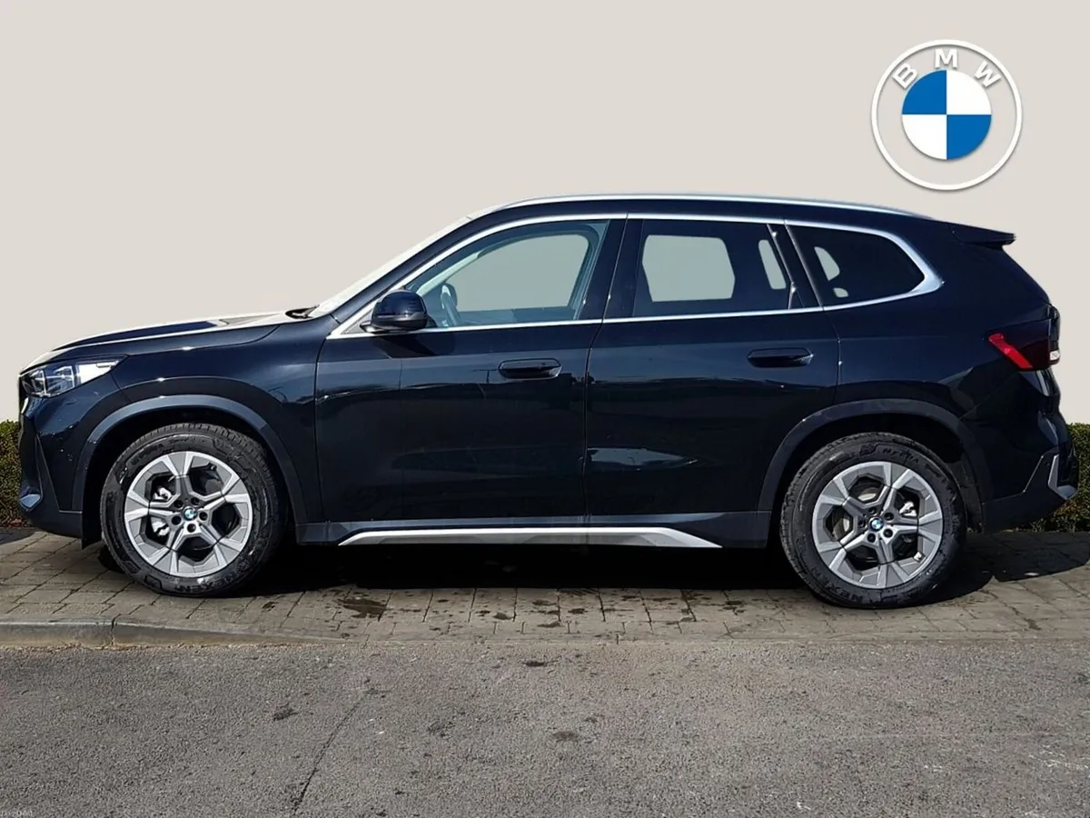 BMW iX1 iX1 eDrive20 Sport - Image 4