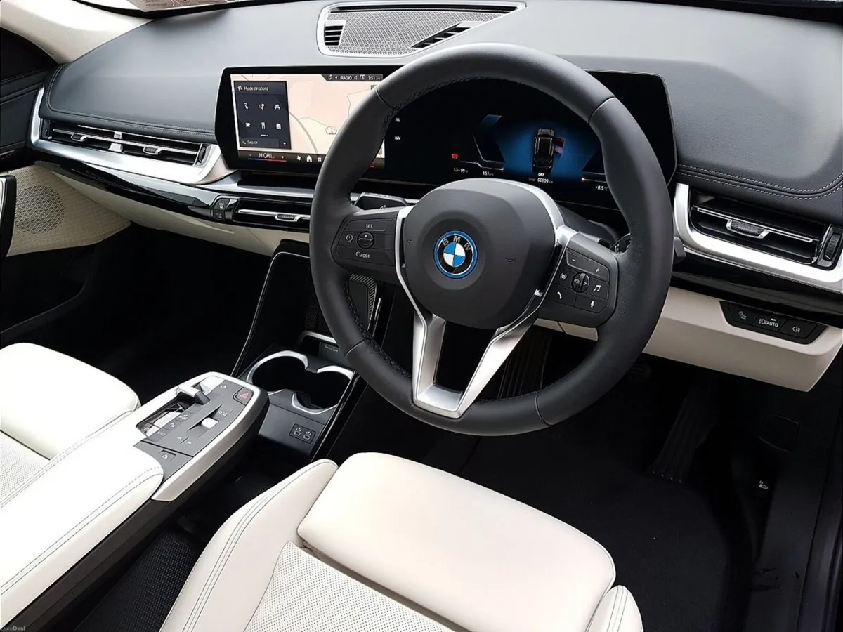 BMW iX1 iX1 eDrive20 Sport - Image 6