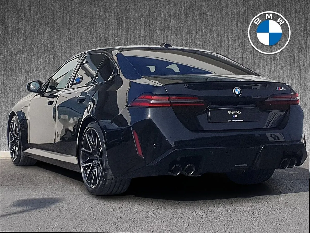BMW M5 M5 Saloon - Image 2