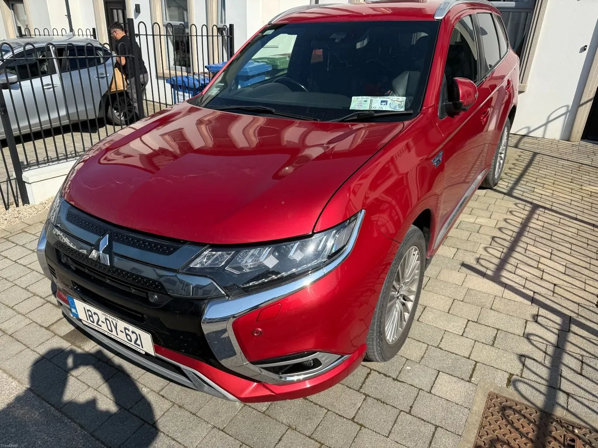 2018 Mitsubishi Outlander 2.4 Petrol Plug-in Hybri - Image 3