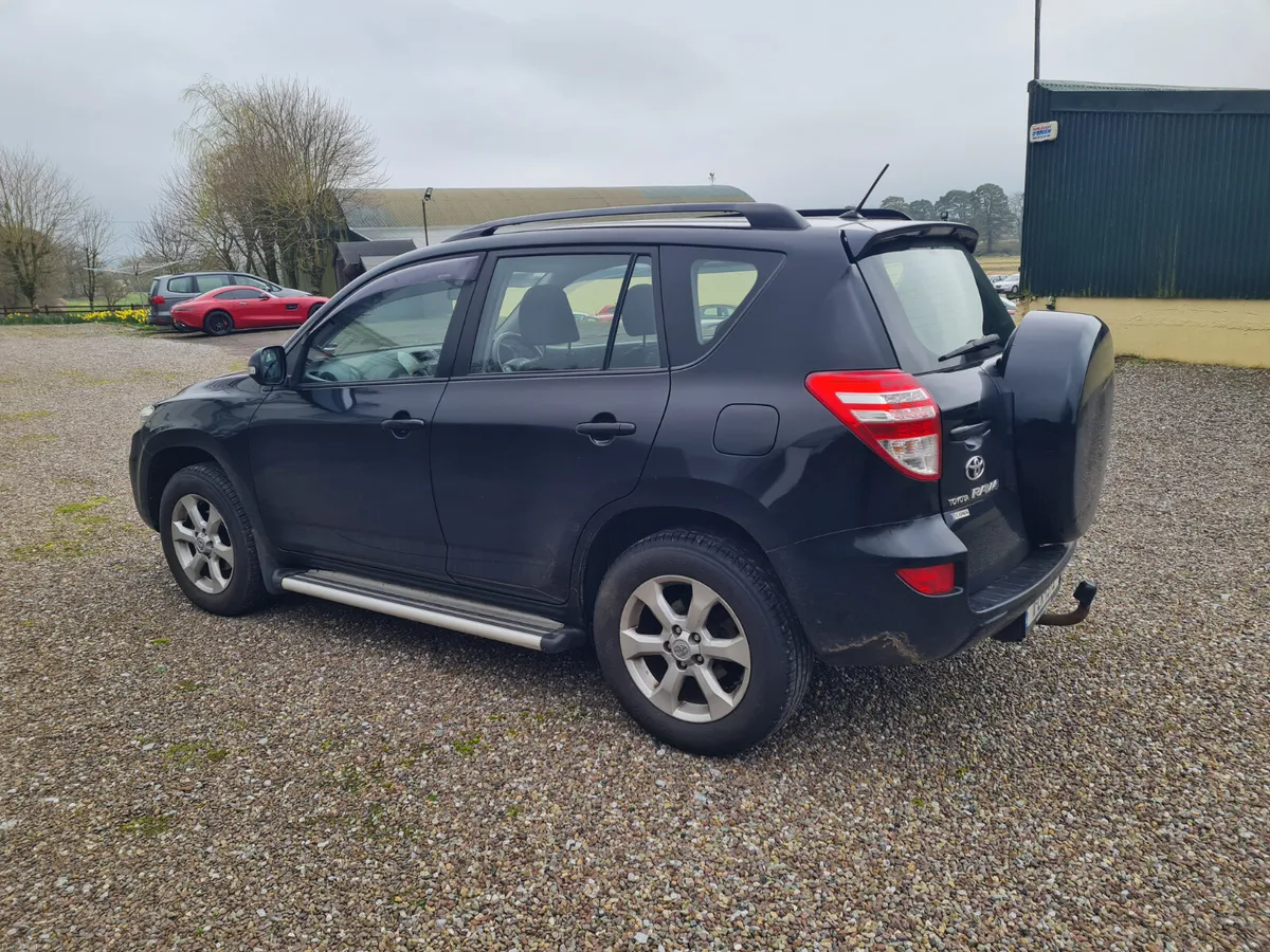 Toyota RAV4 2011 - Image 3