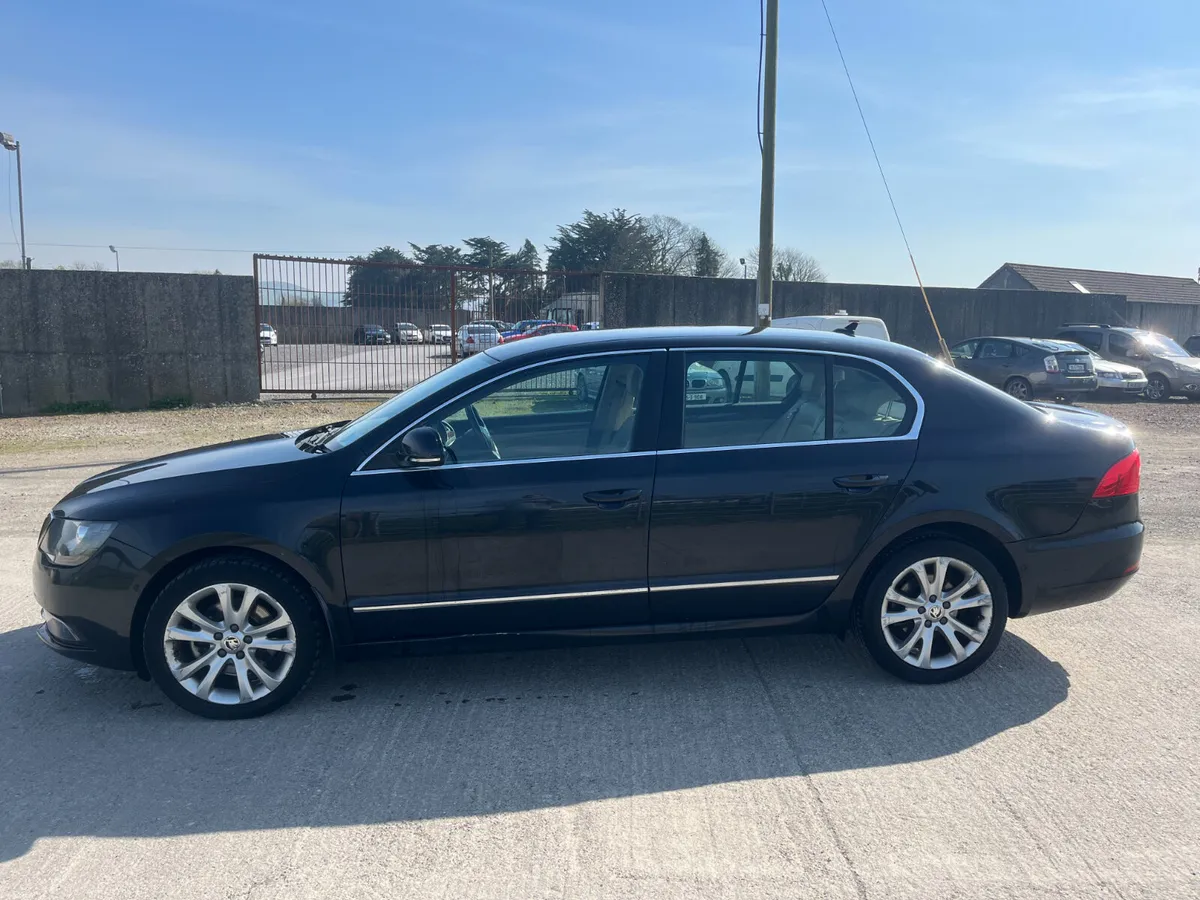 Skoda Superb 2014 - Image 4