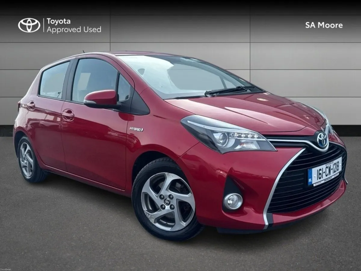 Toyota Yaris HYBRID LUXURY - Image 1