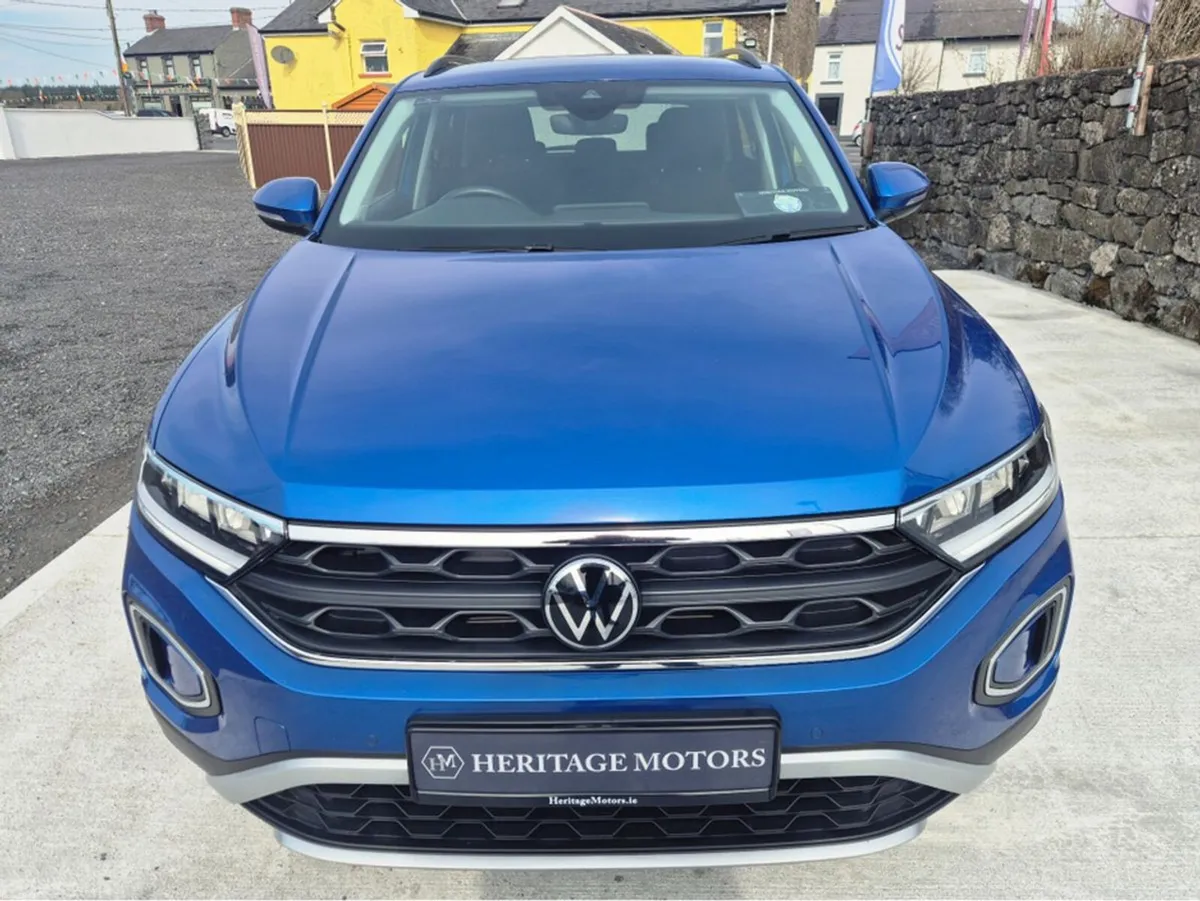 Volkswagen T-Roc LIFE 1.0 TSI MANUAL 6SPEED FWD 11 - Image 4
