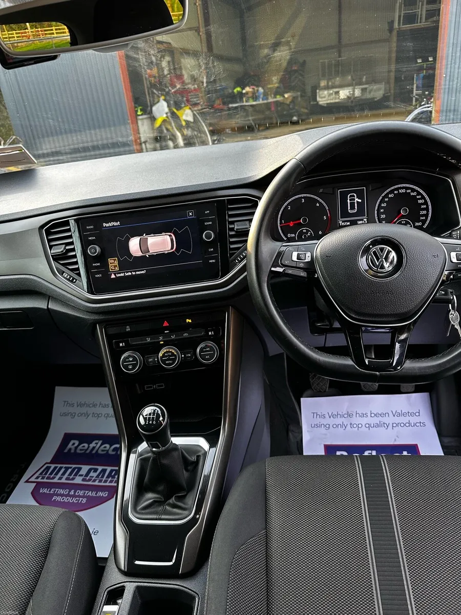 Volkswagen t-roc - Image 3