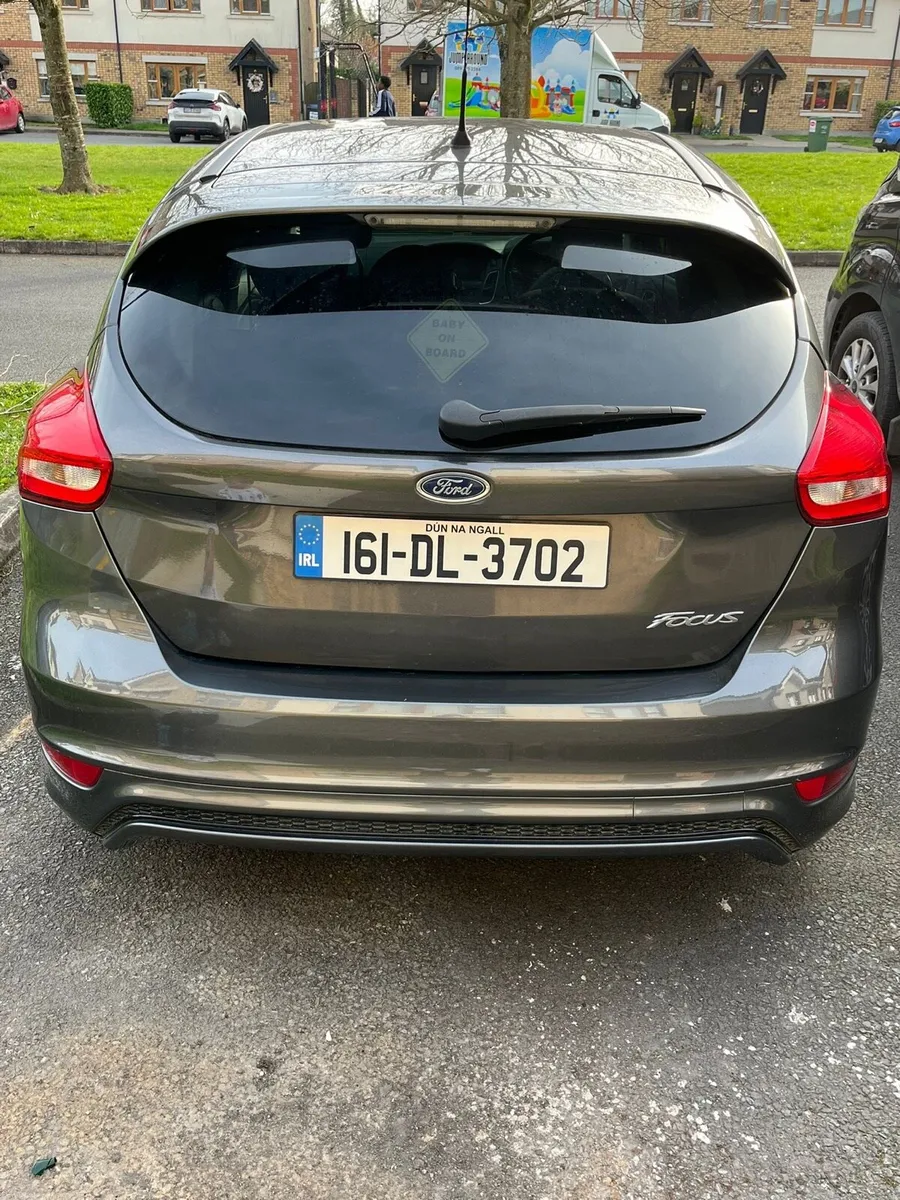 Ford Focus 1.5 Zetec 120PS - Image 3