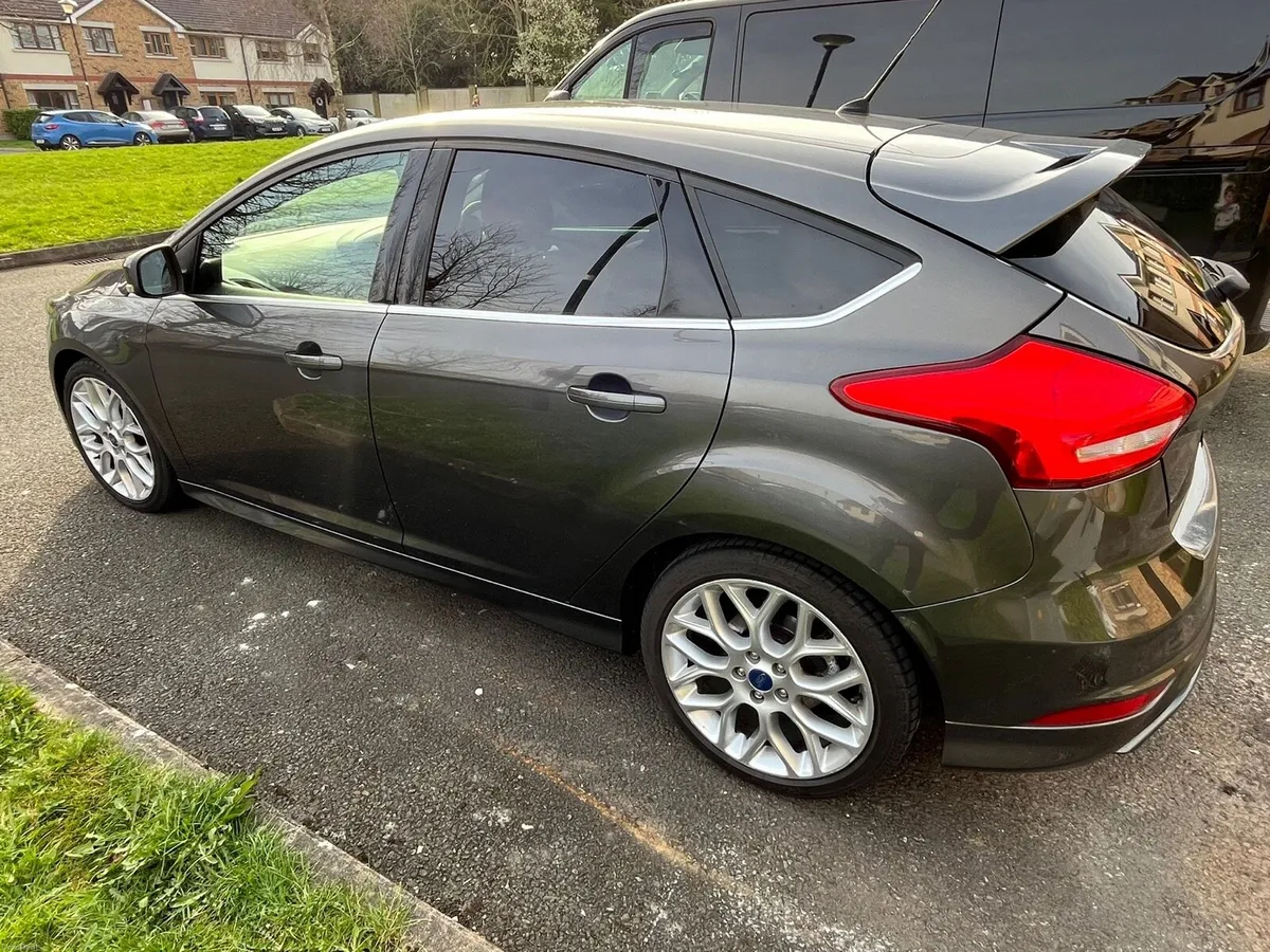 Ford Focus 1.5 Zetec 120PS - Image 4