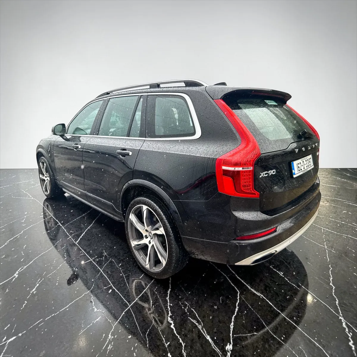 Volvo XC90 T8 (407hp) PHEV Momentum Geartronic - Image 4
