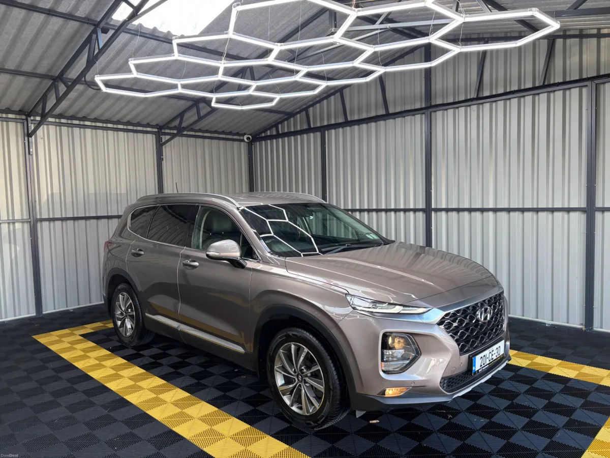 Hyundai Santa Fe 2020 Executive Plus 7 Seater - Image 1