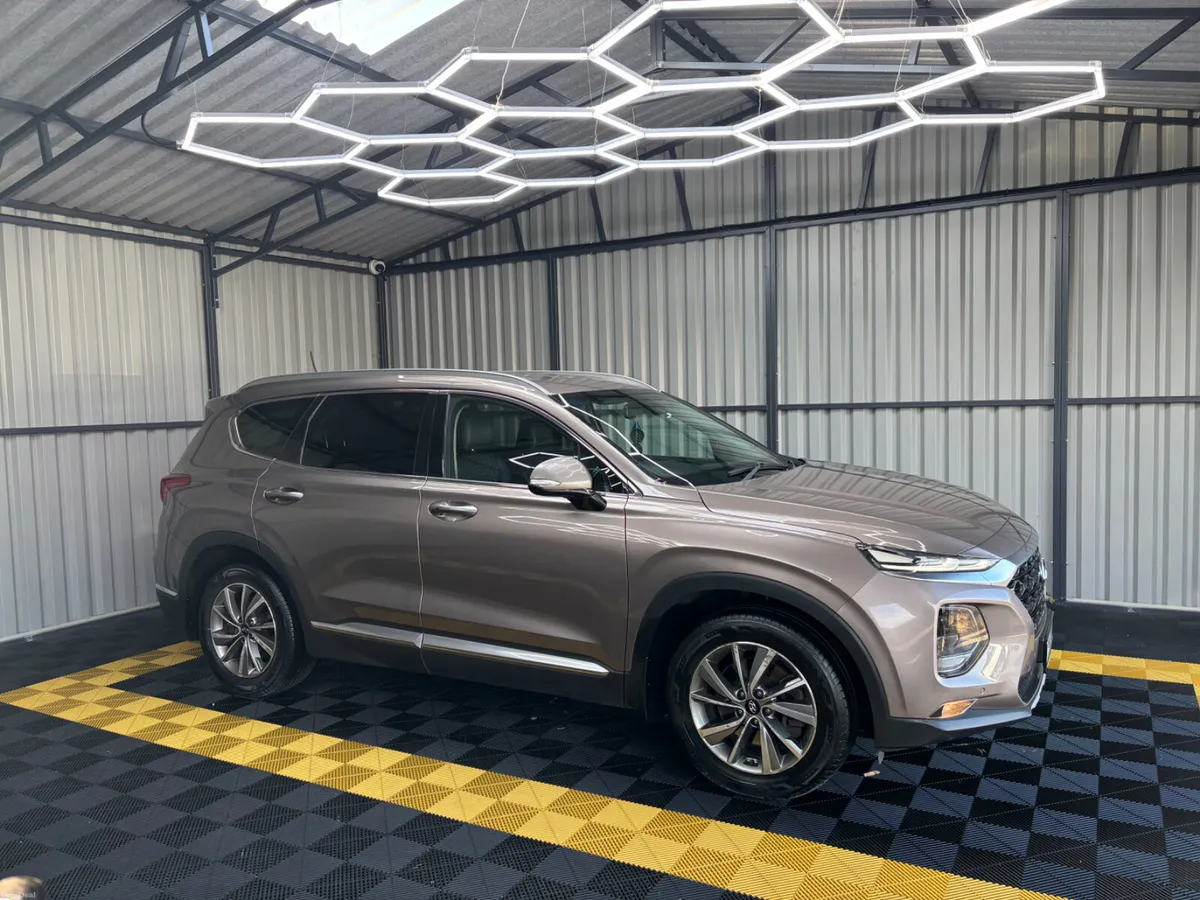 Hyundai Santa Fe 2020 Executive Plus 7 Seater - Image 2