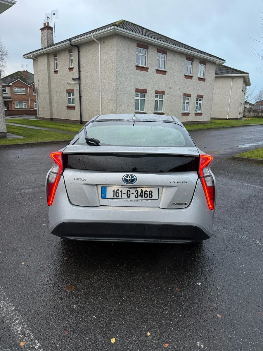 Toyota Prius - Image 3