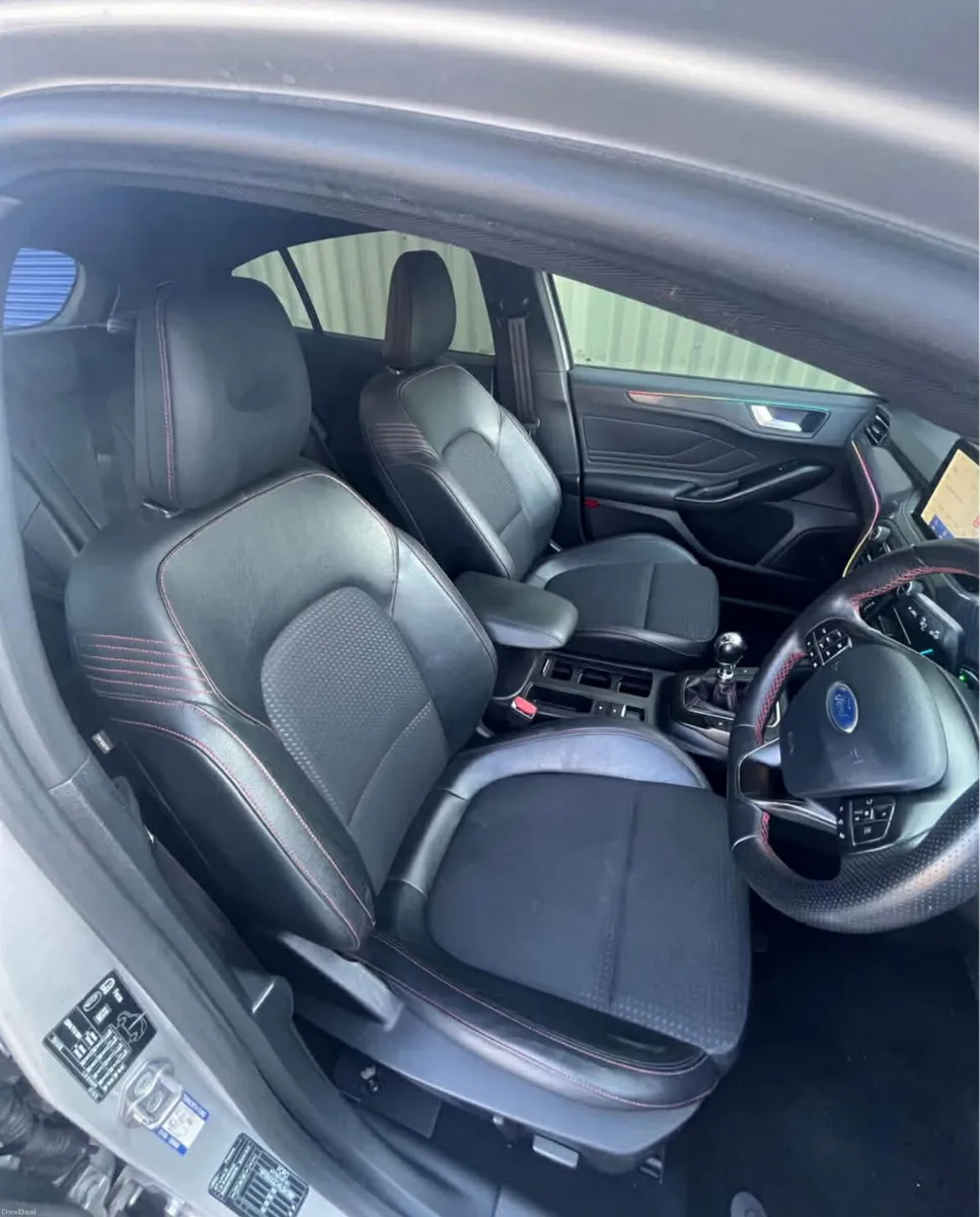 Ford focus 2021 Stline - Image 4