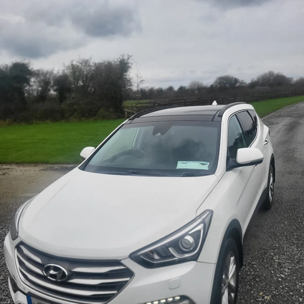 2017 hyundai sante fe - Image 3