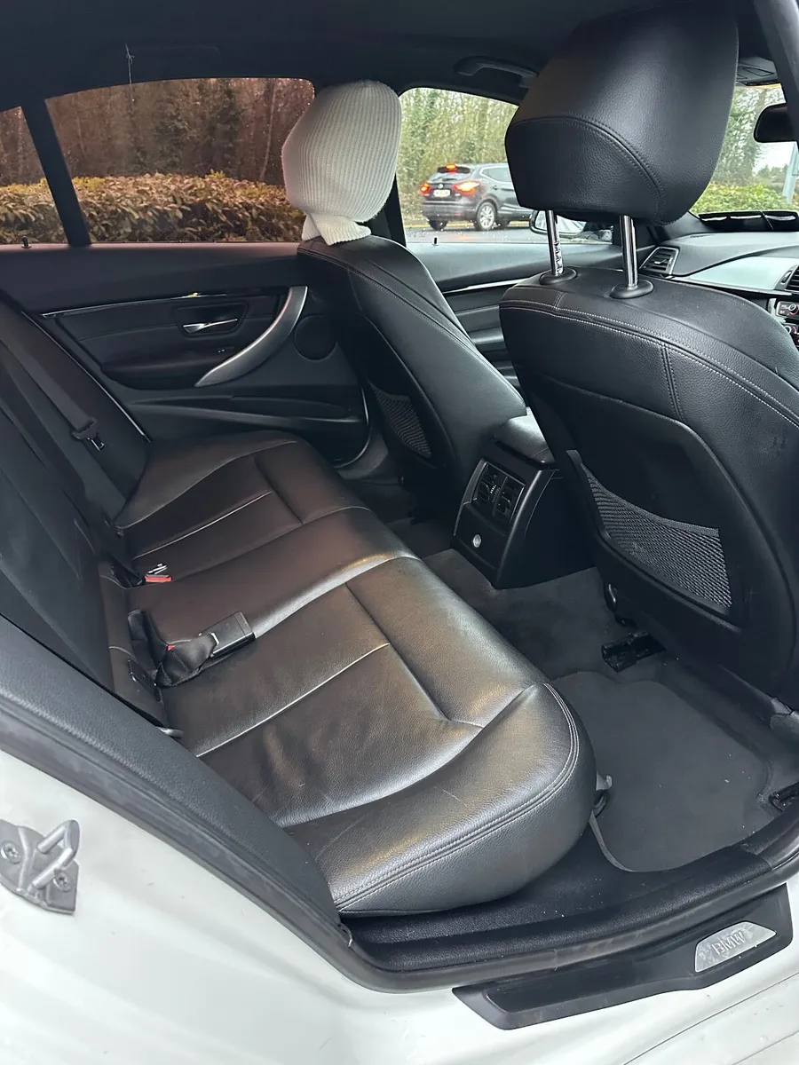 BMW 330e M Sport 2016 - Image 3