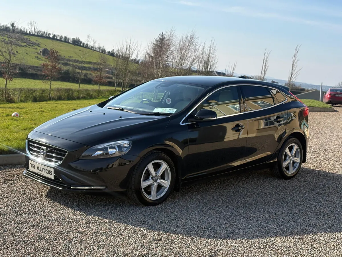 151 Volvo V40 1.6 D2 SE - Image 2