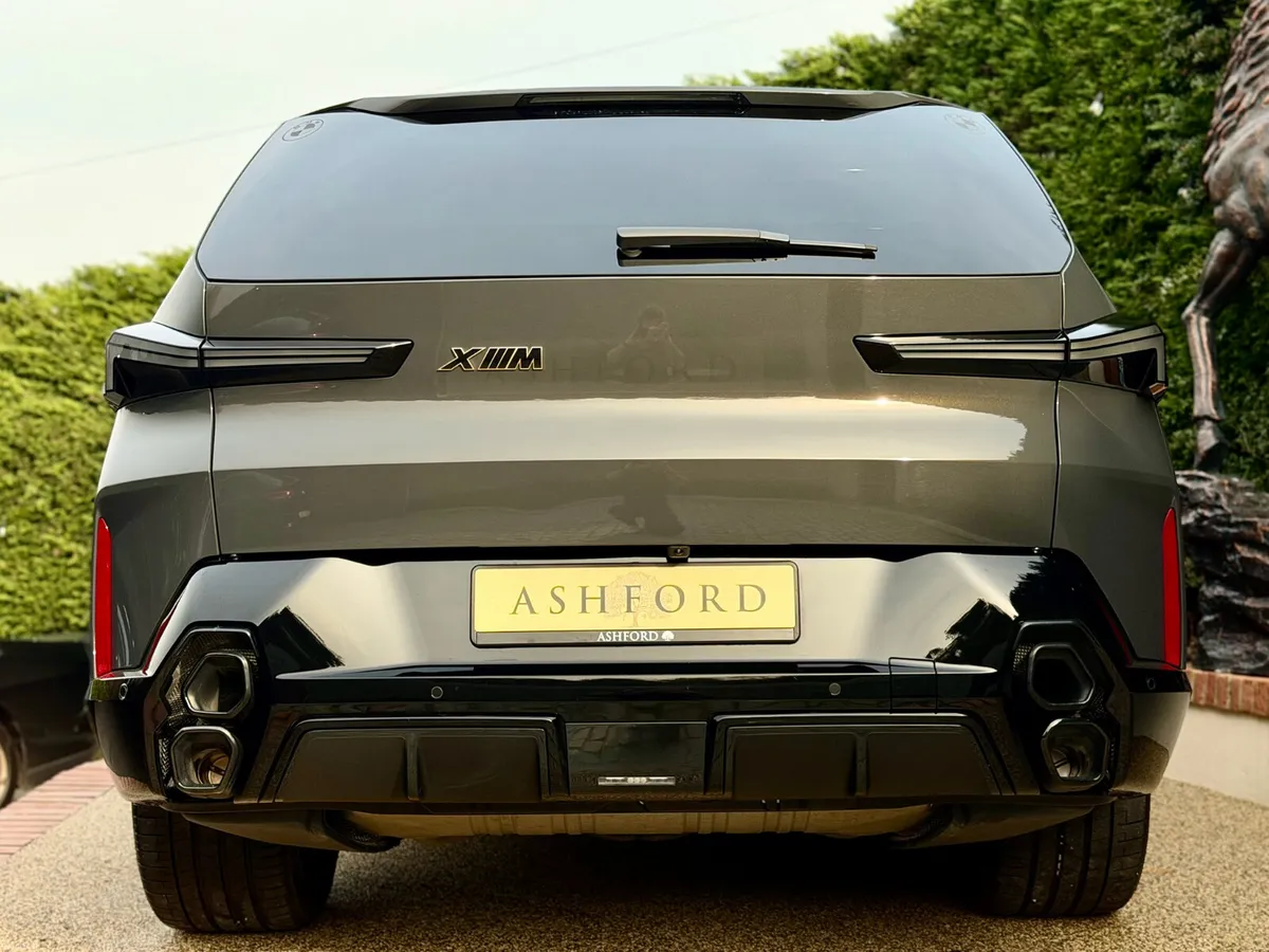 BMW XM 4.4 V8 Hybrid Huge spec - Image 6