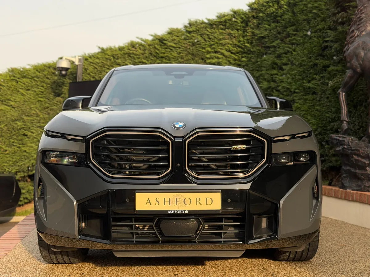 BMW XM 4.4 V8 Hybrid Huge spec - Image 2