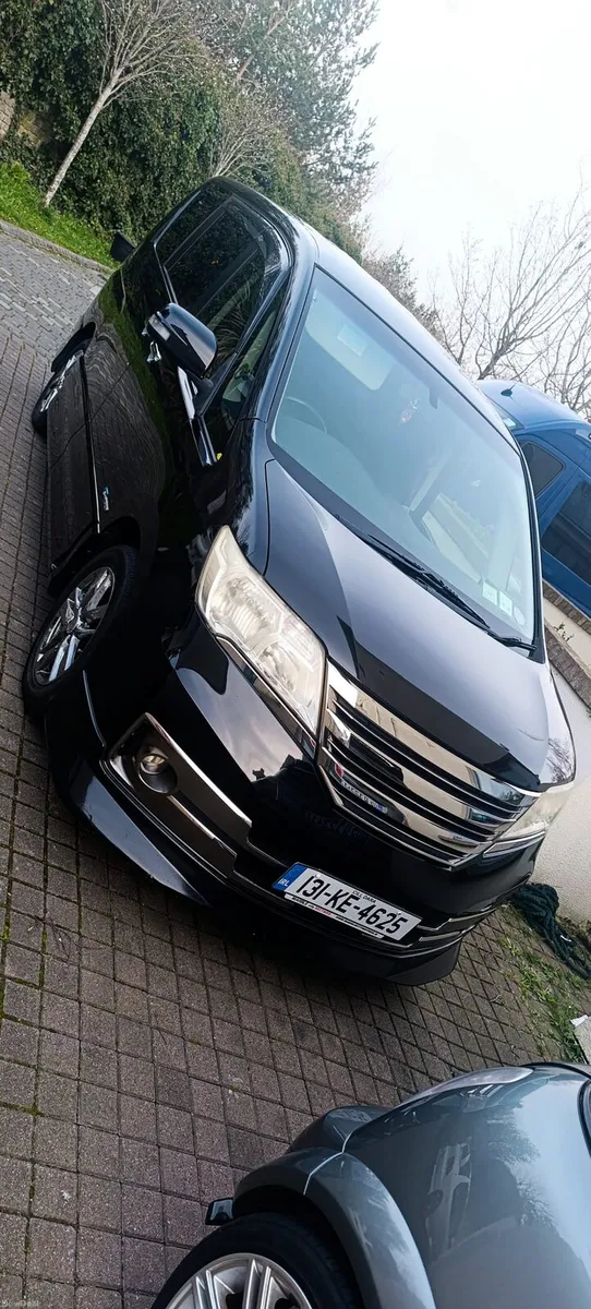 Nissan serena - Image 1