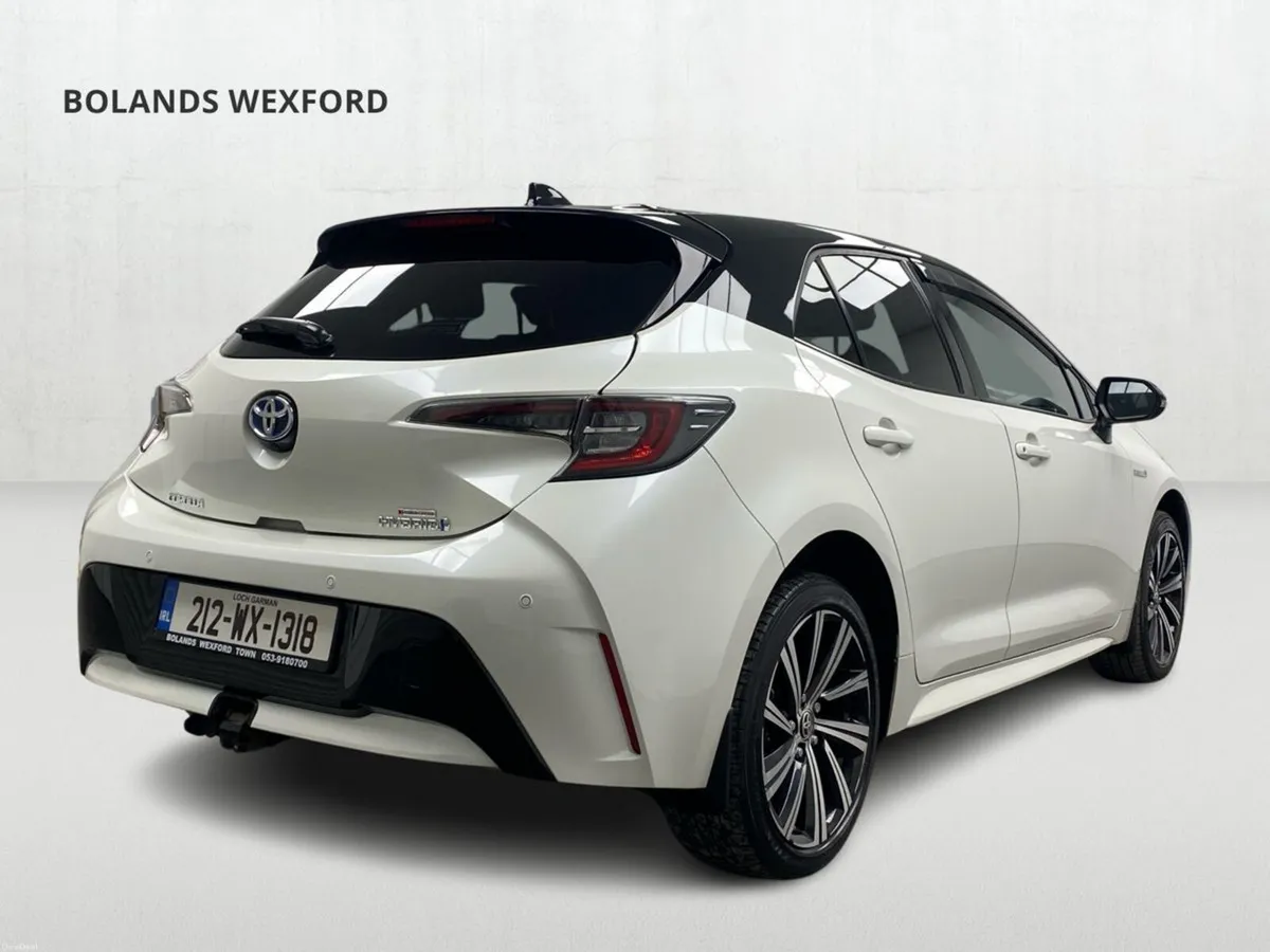 Toyota Corolla 1.8 Hybrid Luna Sport Hatchback - Image 2