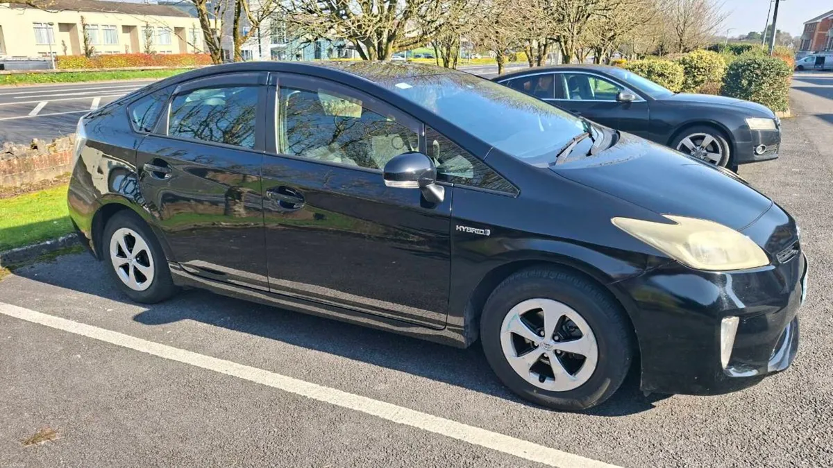 131 toyota prius hybrid - Image 2