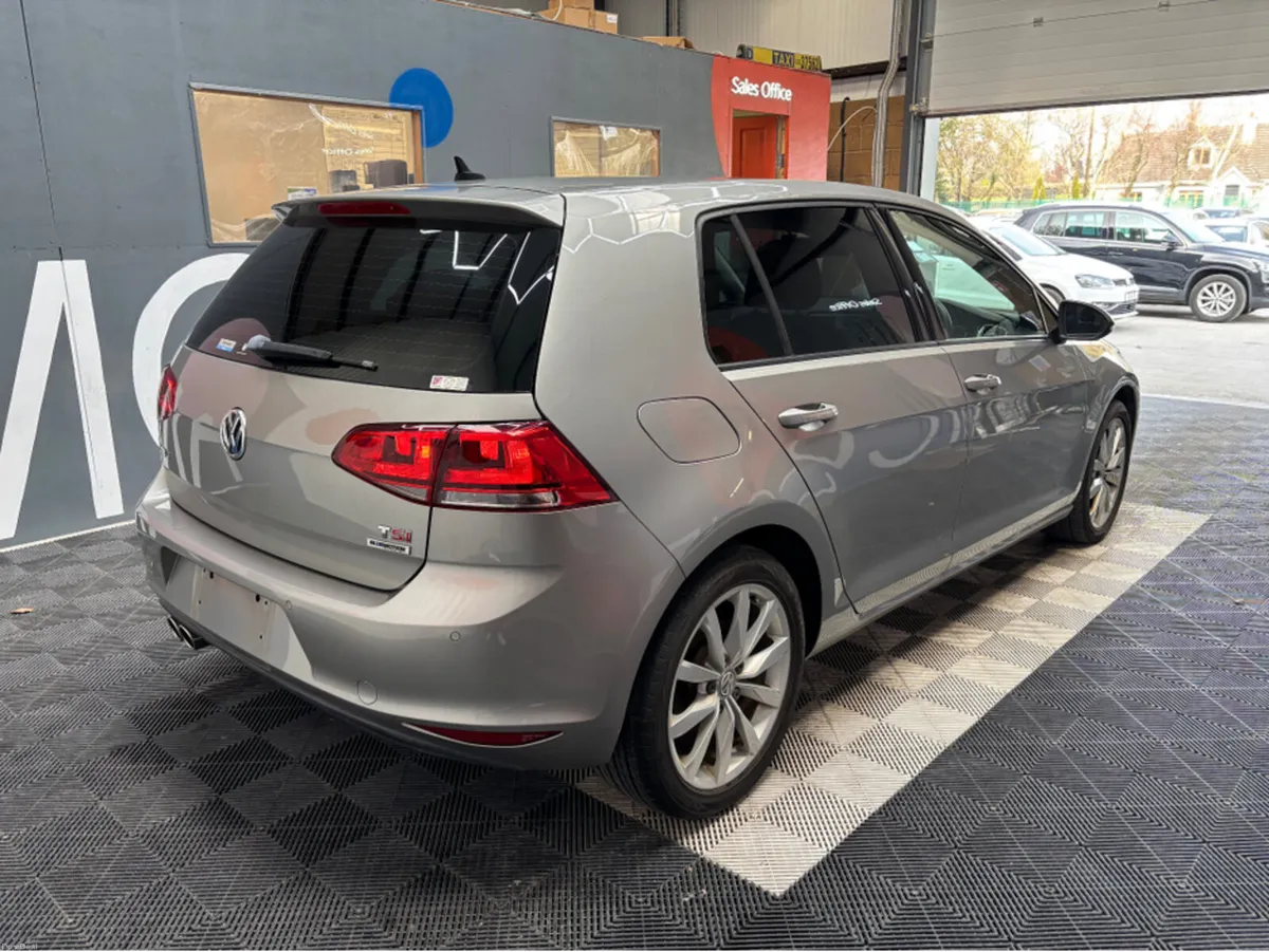 Volkswagen Golf Highline - Automatic - Reverse Cam - Image 2
