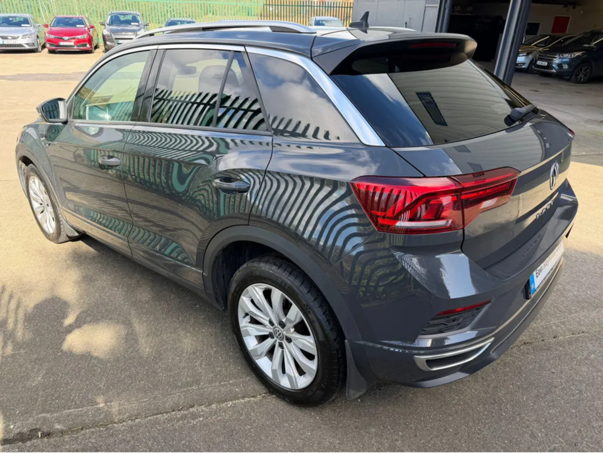 Volkswagen T-Roc R-LINE 1.5 TSI D7F 150HP 5DR AUTO - Image 4