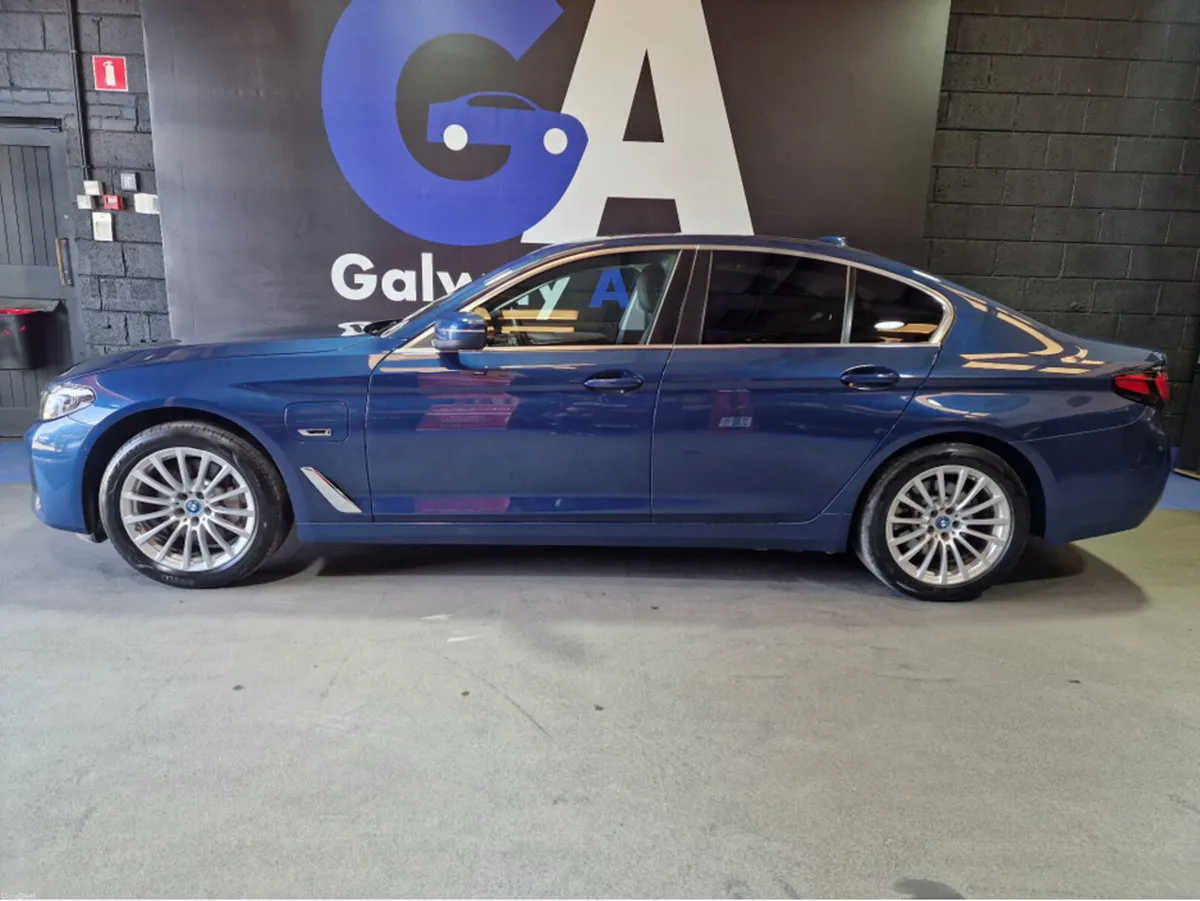 BMW 5-Series AUTO PHEV 292BHP**SAT NAV REVERSING C - Image 5