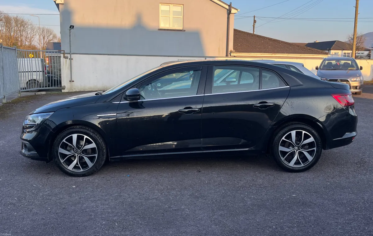 Renault Megane Iconic 1.5 DCI - Image 2