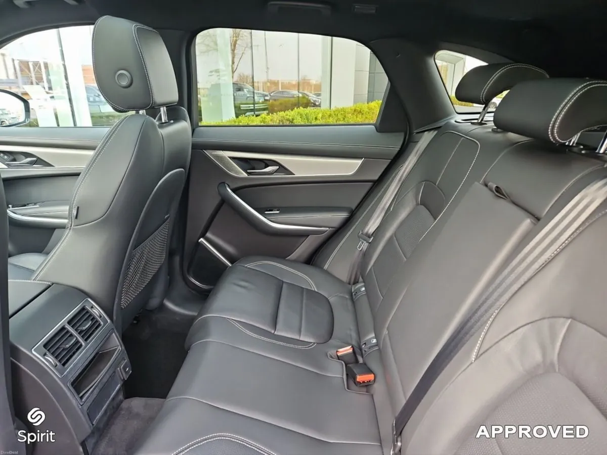 Jaguar F-Pace 2.0 PHEV R-Dynamic SE - Image 5