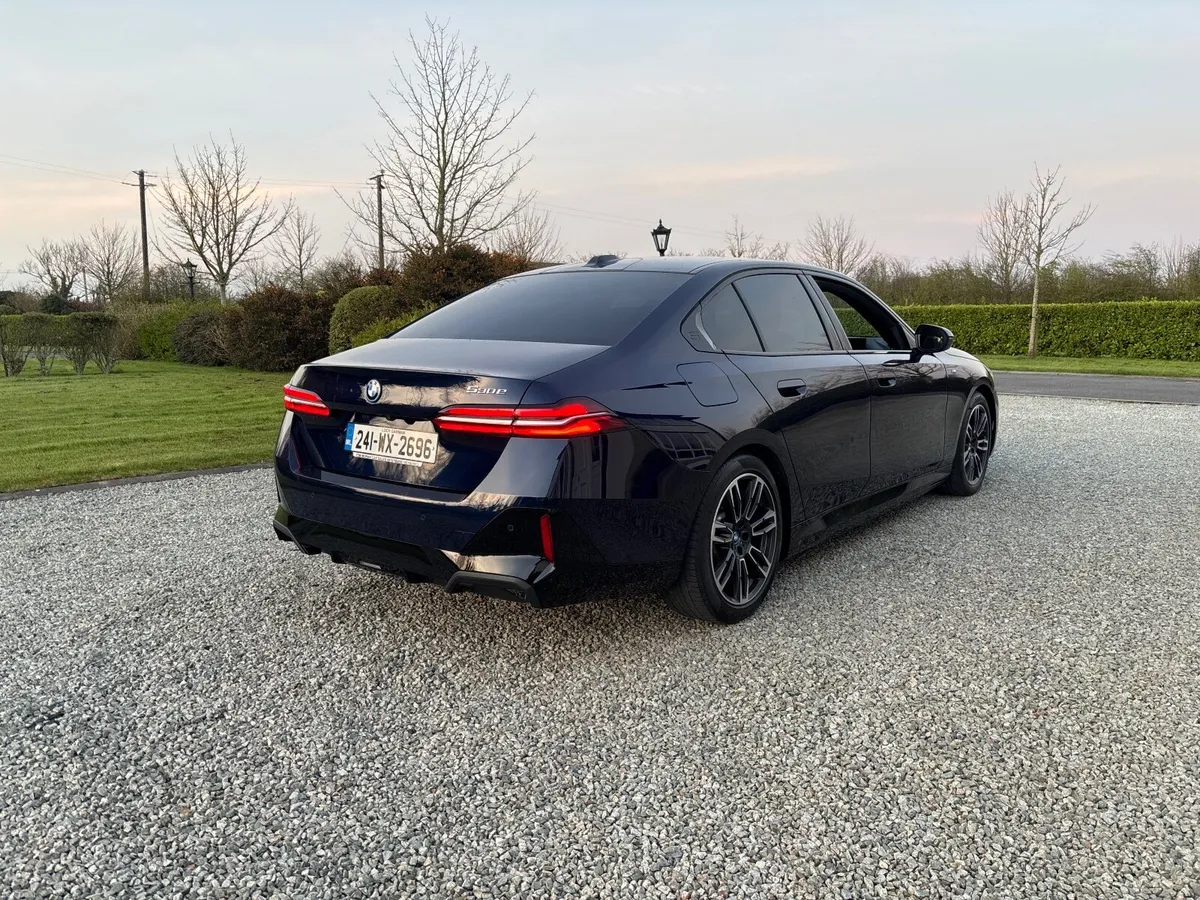 BMW 5-Series 2024 - Image 3