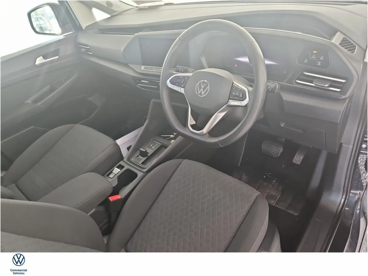 Volkswagen Caddy Maxi Life Auto, 122HP. 7 Seats, A - Image 2