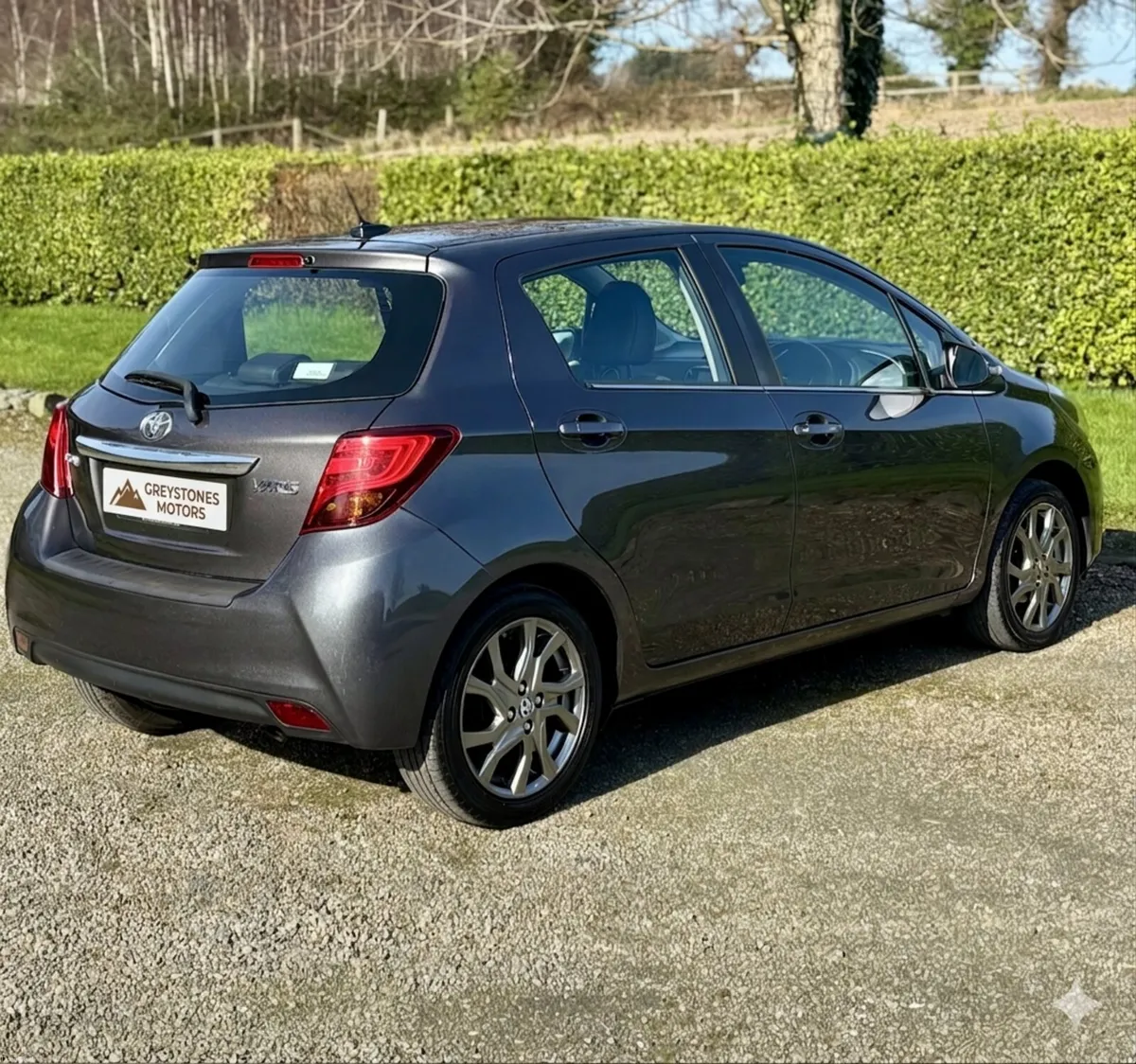 152 Toyota Yaris 1.3 Petrol Manual Great Spec - Image 4
