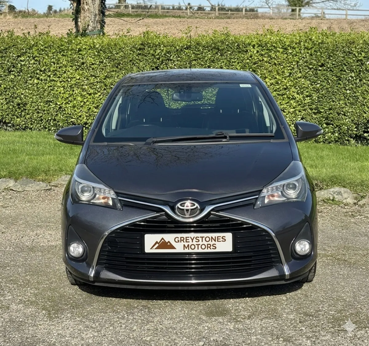 152 Toyota Yaris 1.3 Petrol Manual Great Spec - Image 2