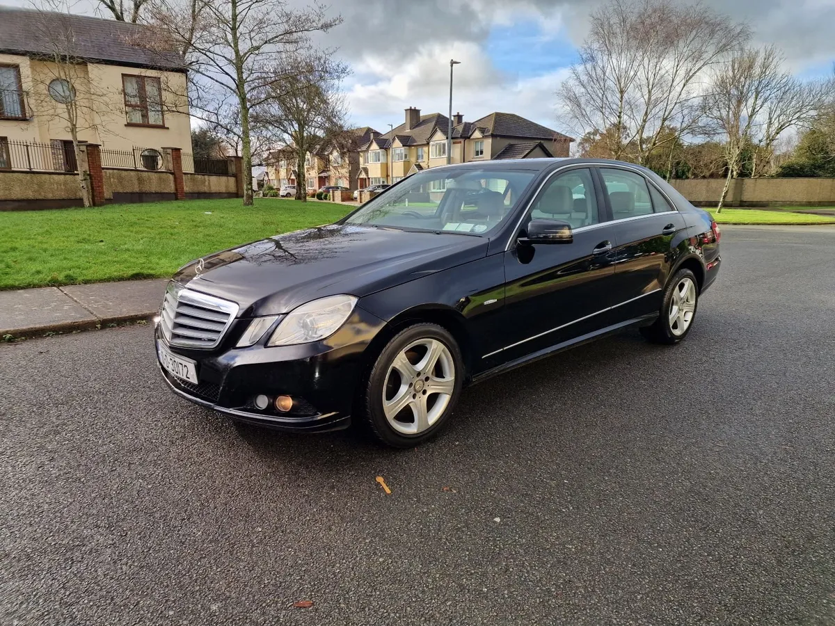 Mercedes-Benz E-Class Automatic  153000km - Image 3